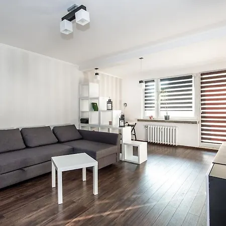 - Wilda Close To Downtown Apartment *